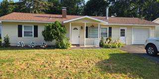 3 Bedroom Single Family House at 118 Barclay Rd in Camillus Gallery 1