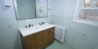 322 JONES Avenue Gallery 18