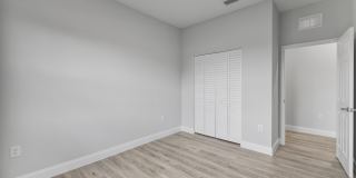 727 Cane Street East Gallery 22