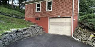114 Maple Avenue Gallery 3