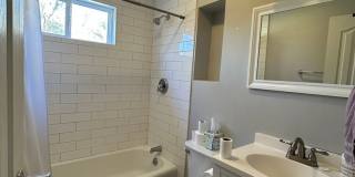4 Bedroom house on the East-side, Move-in August 10th 2026 Gallery 21