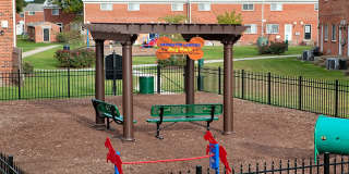 The Landing at Oyster Point Gallery 10