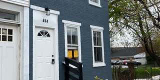 3 Bedroom Renovated Twin Available Now! Gallery 1