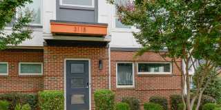 Stunning South End end unit townhome in the modern and amazing Southpoint community. Gallery 3