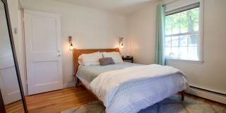 Sunny Sunnyside Bungalow with Finished Basement & Private Backyard Retreat Gallery 15