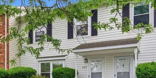 One Room in Pheasant Run Townhouse One Room in Pheasant Run Townhouse Gallery 1