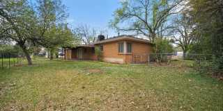 Charming 3BR House in Aurora Gallery 28