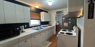 4 Bed, 2 Bath House - ALL UTILITIES INCLUDED Gallery 8