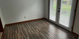 1604 S Pinestone Gallery 5