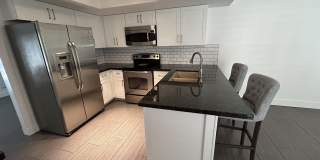 320 E LARKSPUR Lane Gallery 1