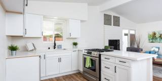 534 Jeffree Street Gallery 9