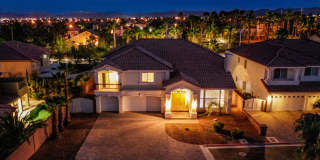 Beautiful 5 bedroom 4.5 bath home with large basement in gated community! Gallery 58