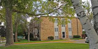 Corinthian Gallery 17