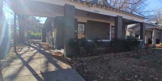 Newly Renovated 1BR/1BA Duplex near U of M Gallery 3