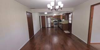 3 Bedrooms! 2 Living areas! close to Mall! $1695 Gallery 10