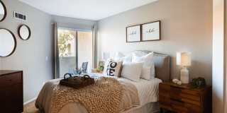 Axiom La Jolla Gallery 11