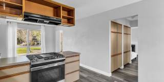Park Meadows - Brand New Carpeting! Landscaping Included! Gallery 14