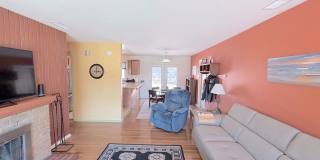 Charming 3 Bedroom, 2 Bathroom NE ABQ Home. Refrigerated Air! Spacious backyard. Near Uptown Gallery 4