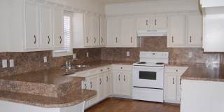 Three Bedroom in Southwest Lubbock - Great Location! Gallery 5