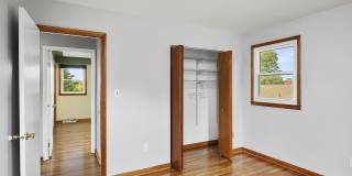 102 Roosevelt Road Gallery 19