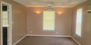 GREAT HOME / 3 BEDROOMS AND BONUS ROOM / GREAT LOCATION /  PRIVATE FENCED YARD Gallery 23