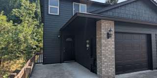 3-Bedroom, 1.5-Bath Duplex In The Thurston Area of Springfield! Gallery 1