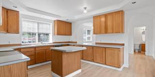 Beautiful 3-Bedroom, 3-Bath Home with a Huge Yard and Ample Parking Gallery 1