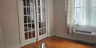 Uptown 1 Bedroom, 1 Bath, Swimming Pool, 1 block from St. Charles Gallery 13