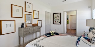 Sadler House Luxury Apartment Homes Gallery 36