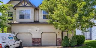 Spacious Two-Level Duplex Home with Fenced Backyard in Hillsboro! Gallery 1