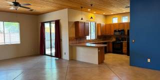 Unique 3Bdm 2Ba home is located in a great central location Gallery 14