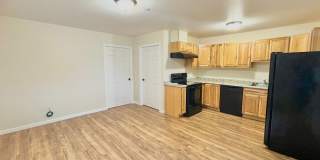 BRIGHT AND CHARMING 1-BEDROOM NEAR DOWNTOWN SISTERS!! Gallery 1
