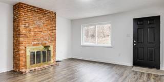 Available NOW - Private 2 Bedroom Home w/ Beautiful Updates! Gallery 1