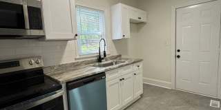 2bed/1bath w/ detached garage! Gallery 15