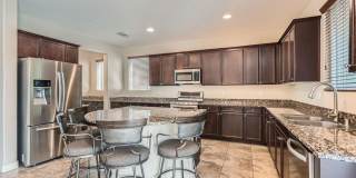 Dont Miss This Gorgeous 4 bed 3 bath plus Loft! Gallery 5