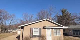 House for Rent with detached garage 3 BR/ 1 BA Gallery 1