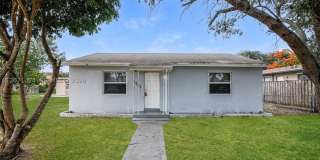 1943 Thomas St Gallery 1