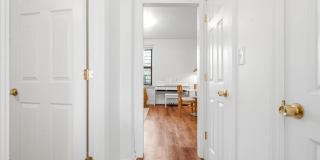 62-64 Saunders Street Gallery 17