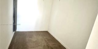 930 NE 33rd Terr Gallery 10