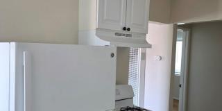 Welcome to Reeves Apartments Gallery 13