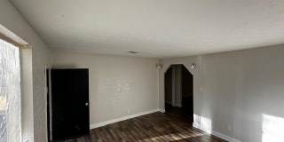 7527 TAMPA Avenue Gallery 3