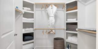 Everleigh Lakeline 60+ Active Adult Apartment Homes Gallery 9