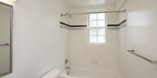 Colonial Village Apartments Gallery 3