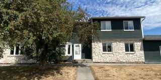 3 Bedroom 2 1/2 Bathroom Townhouse- CLOSE TO MSU- Gallery 26