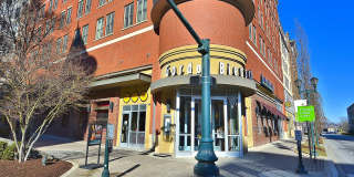 GREAT LOCATION!! Stunning 3BD/3.5BA luxury 4-level townhouse! Gallery 80