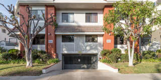 Spacious 3BR Townhouse in Glendale! Spacious 3BR Townhouse in Glendale! Gallery 1