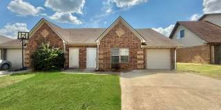 Renovated 3-bed/2-bath with garage! Gallery 1