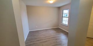 2432 French St Gallery 13