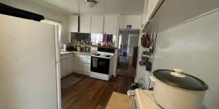 4 Bedroom - PRE-LEASING FOR JUNE Gallery 9