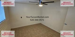 April Move in Special - Country Club & Fort Lowell area - 2 Beds 1 bath with AC Gallery 27